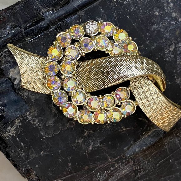 Vintage Signed CORO Gold Tone AB Rhinestone Ribbon Pin Brooch and earrings set - Picture 3 of 9